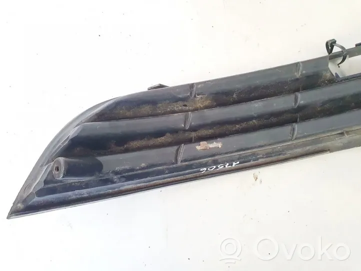 Volkswagen PASSAT B6 Grille inférieure de pare-chocs avant vw9902501