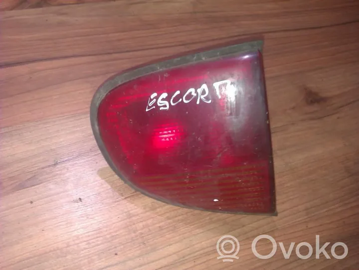 Ford Escort Lampy tylnej klapy bagażnika 93AG15K258