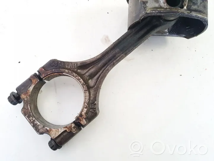 Volkswagen Golf V Piston avec bielle 036l