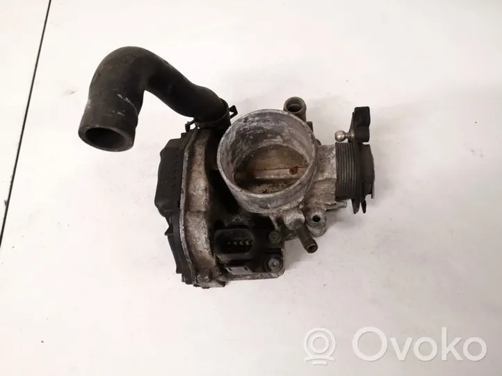 Volkswagen PASSAT B5 Throttle valve 058133063h