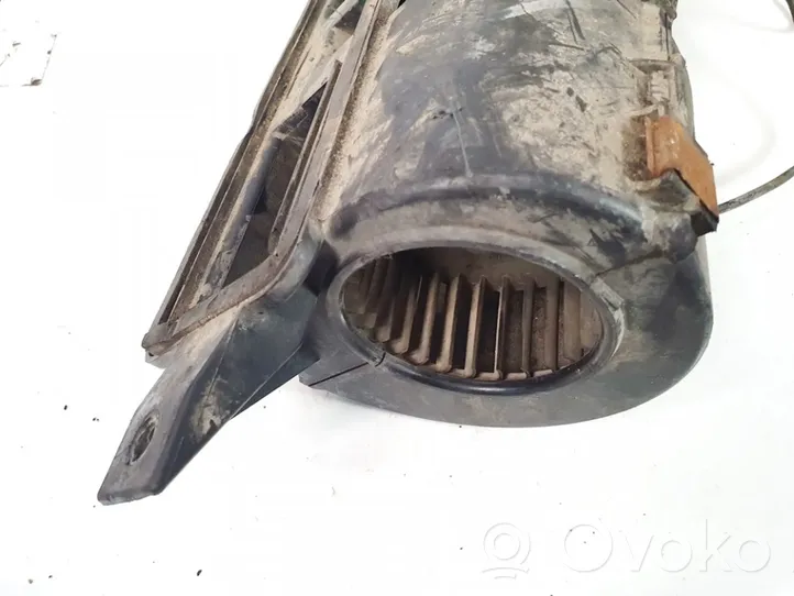 Ford Focus Ventola riscaldamento/ventilatore abitacolo 18456