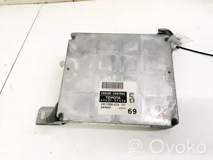 Toyota Avensis T250 Calculateur moteur ECU 8966105690