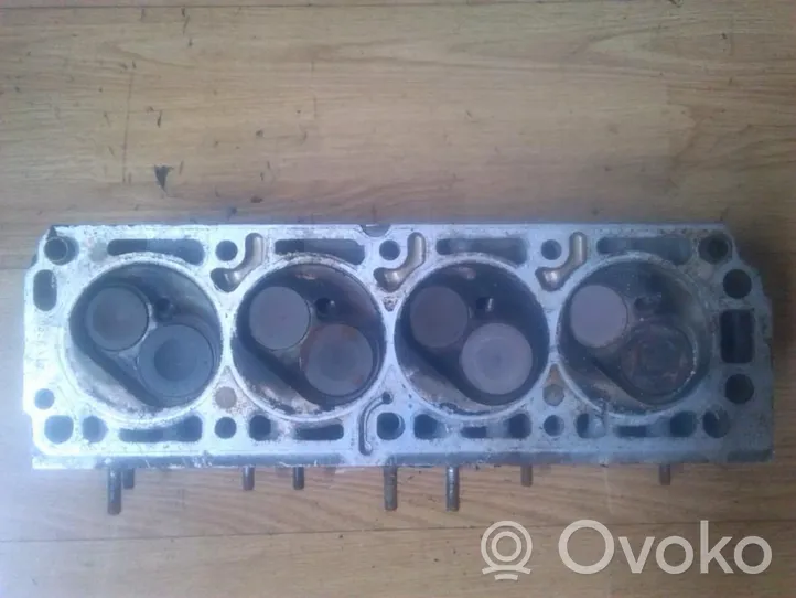 Opel Corsa B Culasse moteur 