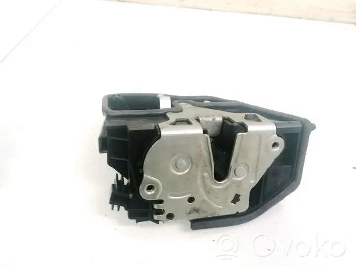 BMW 5 GT F07 Front door lock 7202144