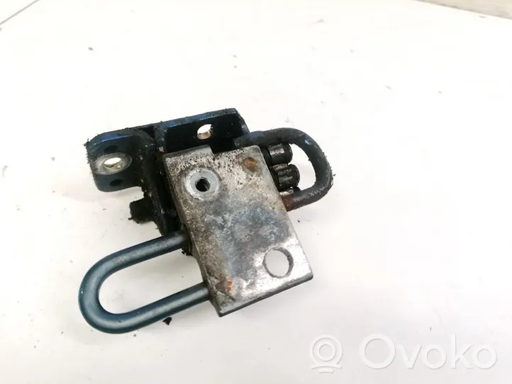 Audi TT Mk1 Cerniera superiore della portiera anteriore 8N0931412