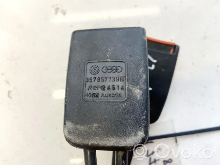 Volkswagen PASSAT B4 Boucle de ceinture de sécurité arrière centrale 357857739b