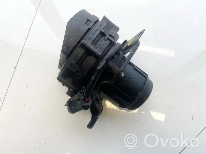 Opel Vectra B Antrinis oro siurblys 90530018