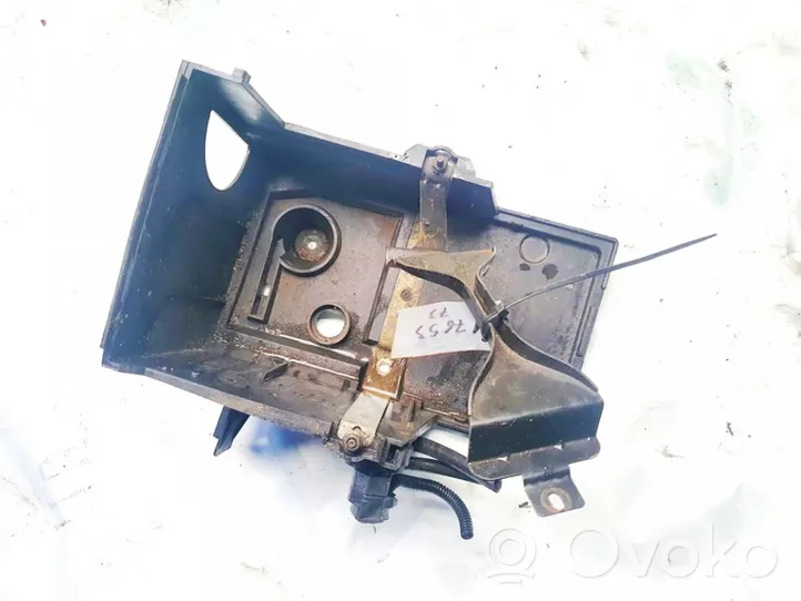 Volvo V50 Support boîte de batterie 30667941