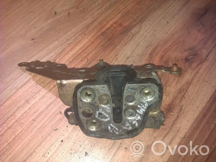 Opel Omega B1 Front door lock 