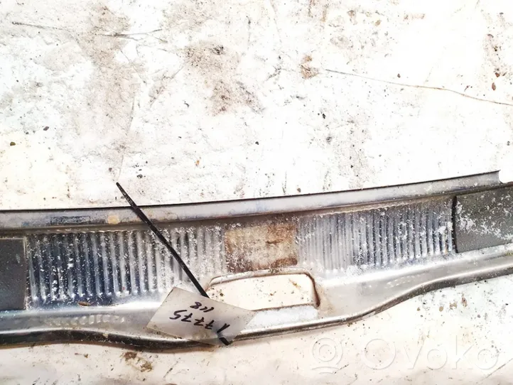 Volkswagen PASSAT B5 Other trunk/boot trim element 