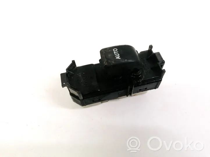 Toyota Avensis Verso Electric window control switch 8403044020