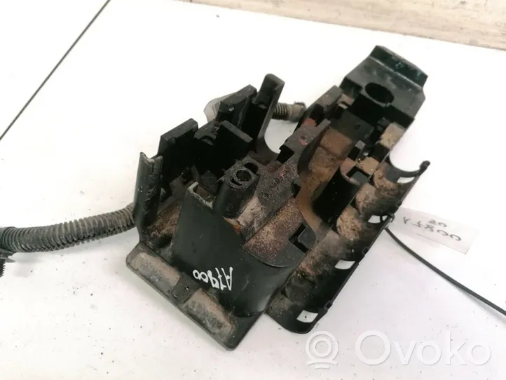 Opel Vectra C Couvercle de boîte à fusibles 24437468