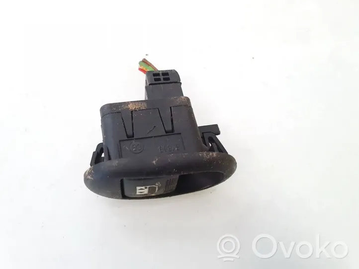 Peugeot 1007 Electric window control switch 96570331xt