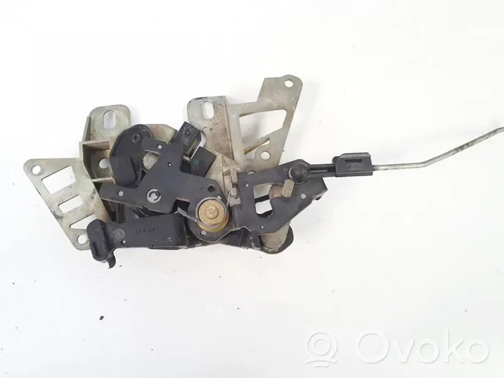 Volkswagen PASSAT B5 Tailgate exterior lock 3b0827297