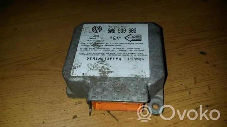 Volkswagen PASSAT B4 Sterownik / Moduł Airbag 6N0909603