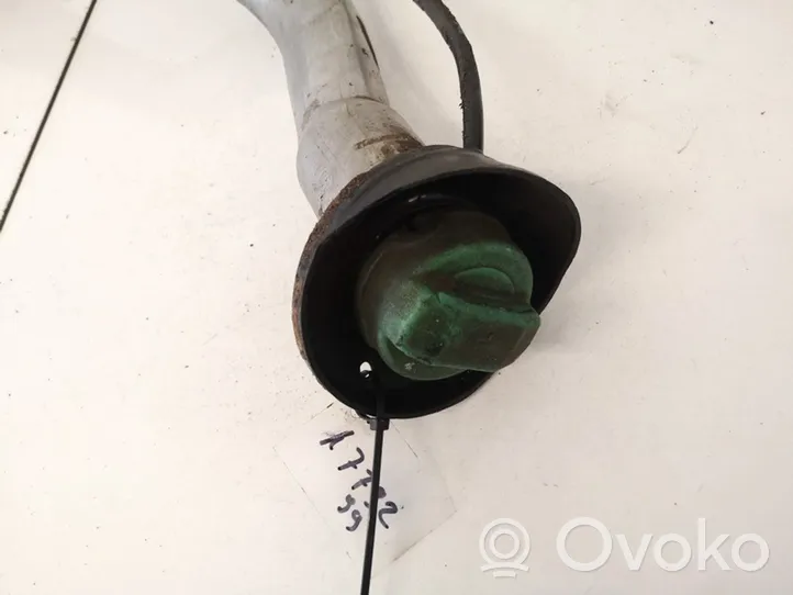 Audi A6 S6 C4 4A Tuyau de remplissage de réservoir de carburant 