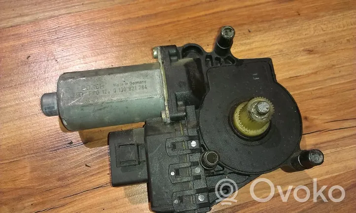 Audi A4 S4 B5 8D Moteur de lève-vitre de porte avant 0130821784