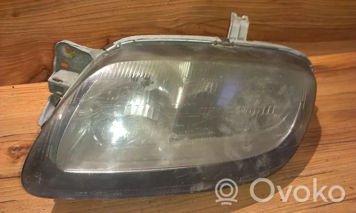 Mazda 323 Lampa przednia 11061700