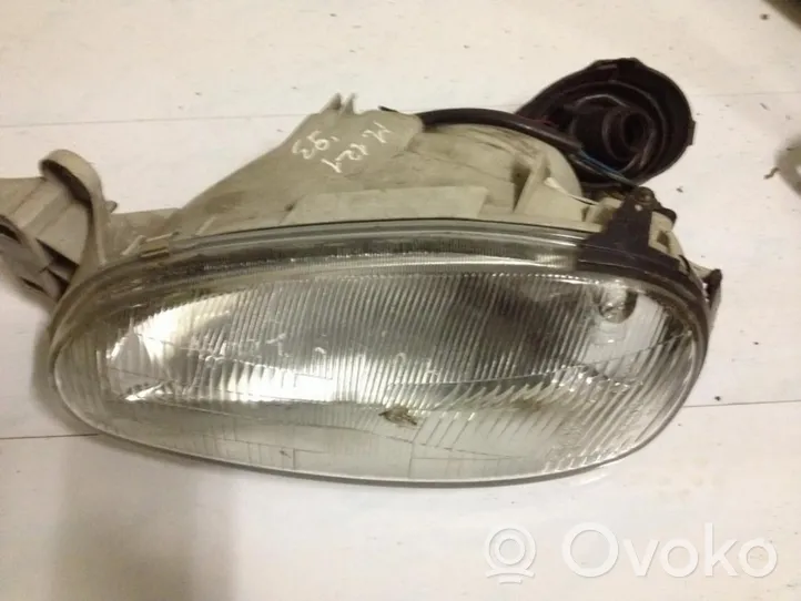 Mazda 121 Lampa przednia 