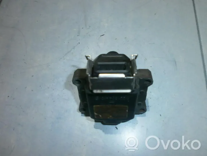 BMW 5 E34 High voltage ignition coil 0221504410