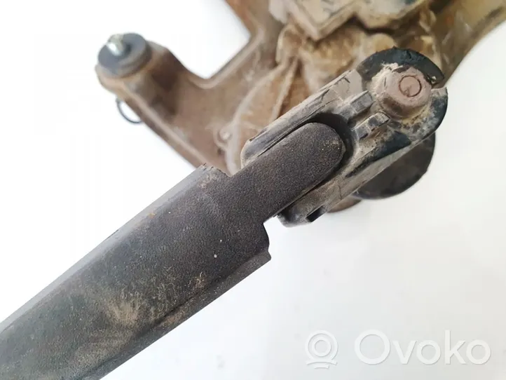 Toyota Corolla Verso AR10 Rear wiper blade arm 