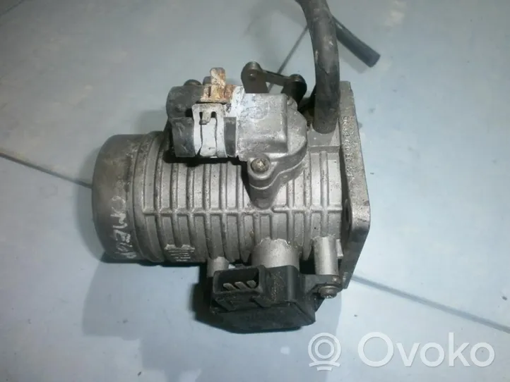 Opel Omega B1 Throttle valve 90448620