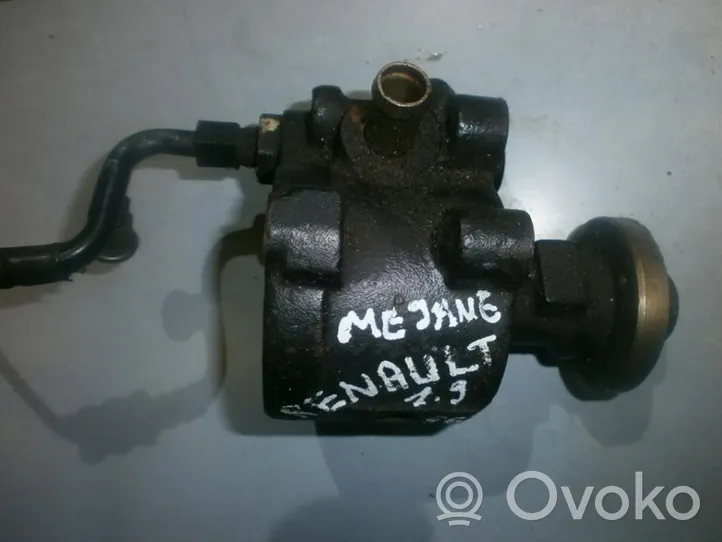 Renault Megane I Pompe de direction assistée 7846075