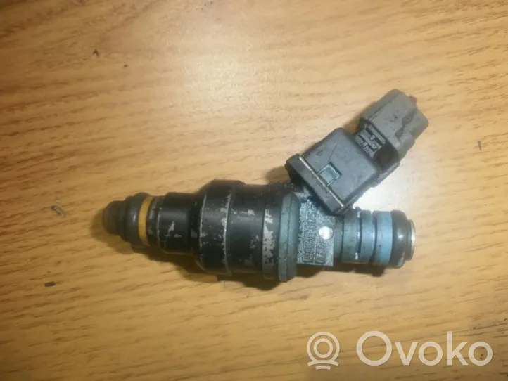 Hyundai Accent Fuel injector 9250930006