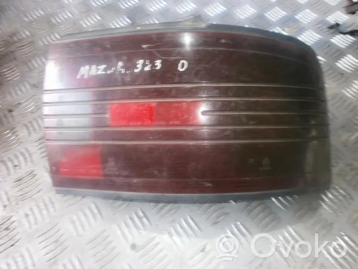 Mazda 323 Lampa tylna 22061600