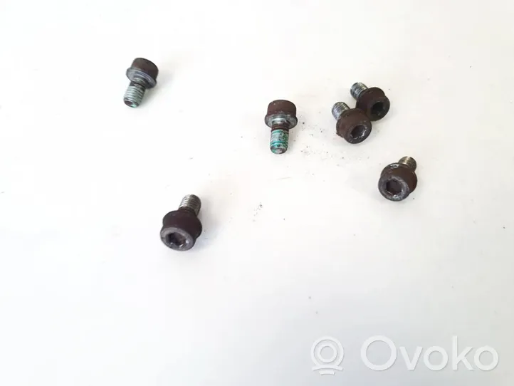 Audi A6 S6 C6 4F Nuts/bolts 