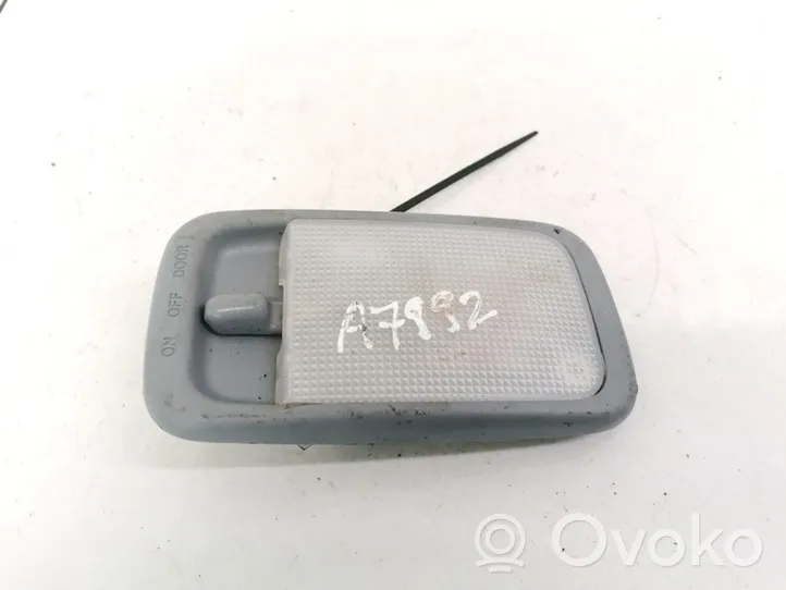Toyota RAV 4 (XA20) Lampka podsufitki tylna 