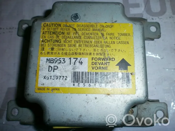 Mitsubishi Colt Sterownik / Moduł Airbag MB953174