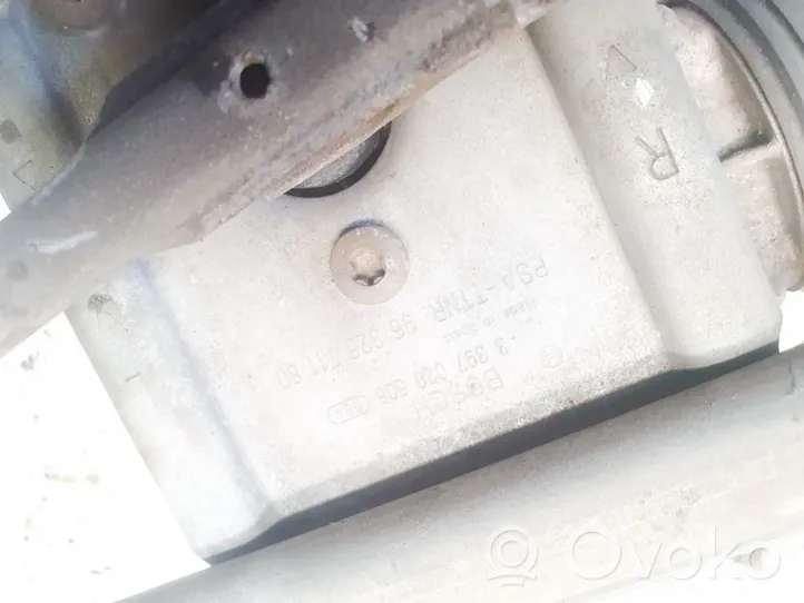 Citroen C5 Mechanizm i silniczek wycieraczek szyby przedniej / czołowej 3397020506