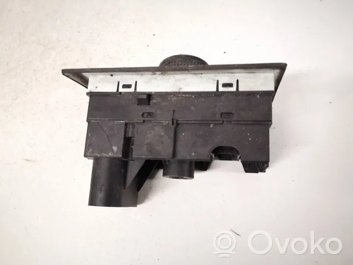 Opel Zafira B Light switch 13205864