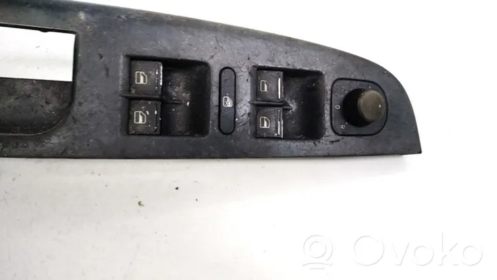 Volkswagen Golf V Interruttore di controllo dell’alzacristalli elettrico 1K4868050B