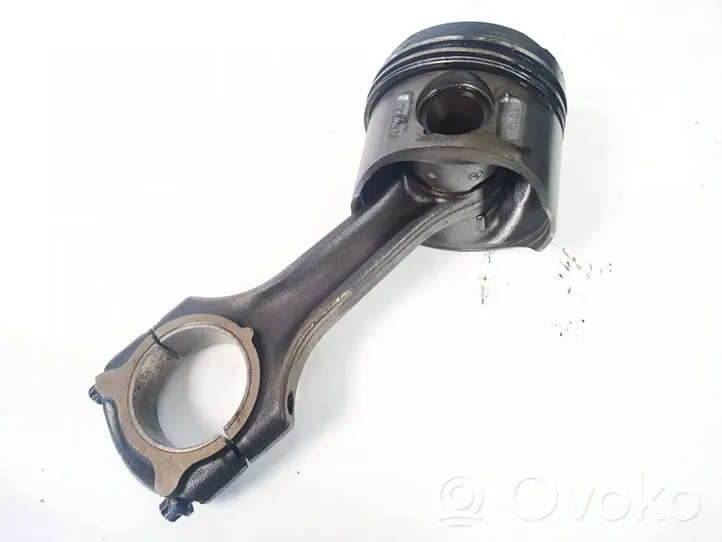 Mercedes-Benz Sprinter W906 Piston avec bielle r08857