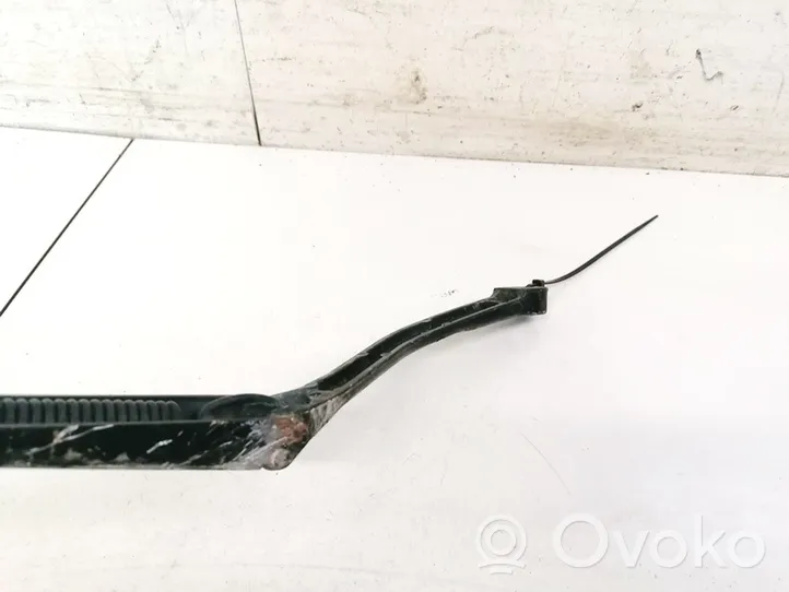 Opel Omega B1 Front wiper blade arm 90493822LH