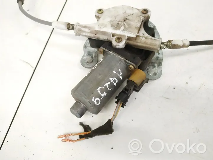 Renault Megane I Moteur de lève-vitre de porte avant 0130821721