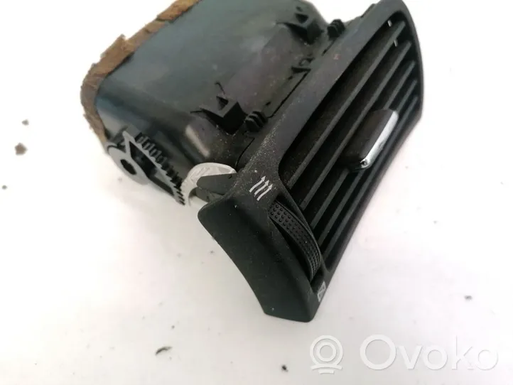 Toyota Avensis T250 Griglia di ventilazione centrale cruscotto 