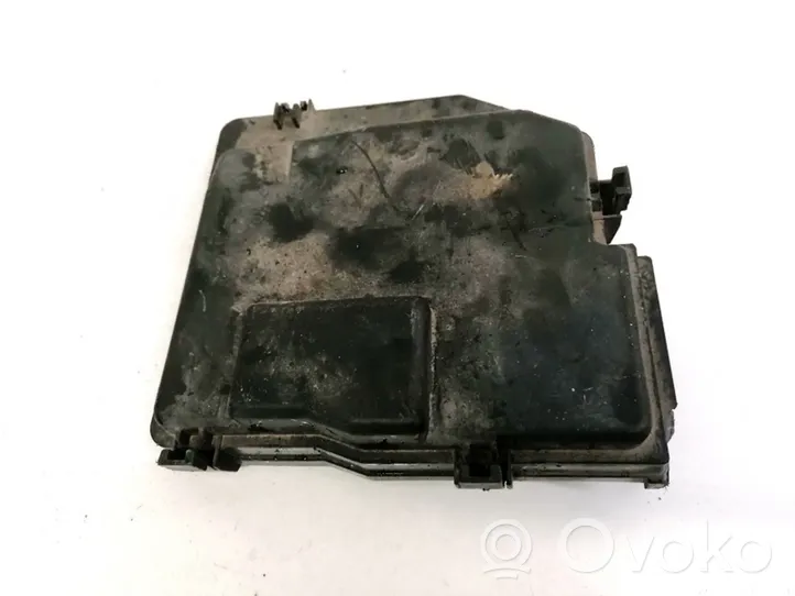 Honda CR-V Fuse box cover 