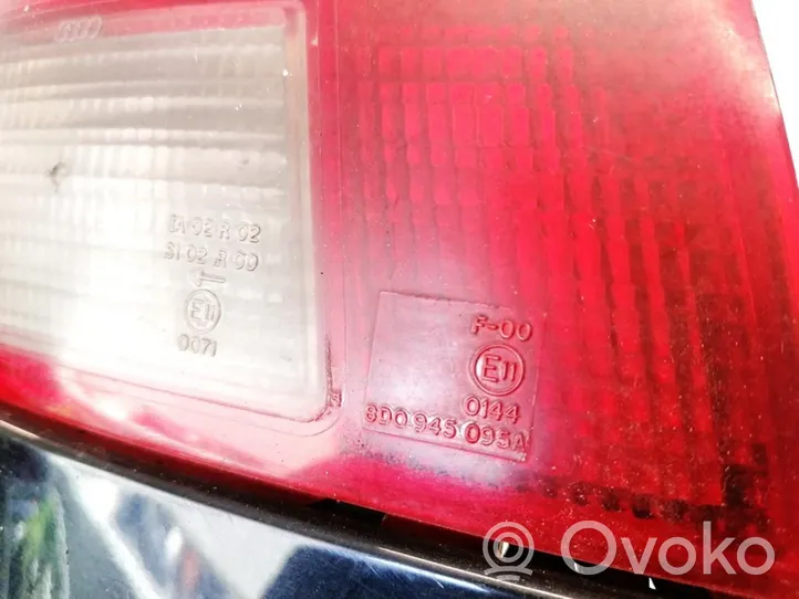 Audi A4 S4 B5 8D Lampa tylna 8d0945095a