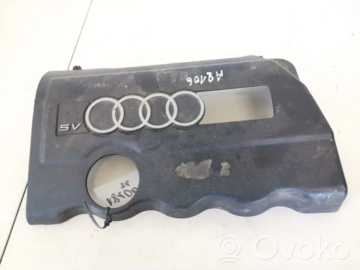 Audi A4 S4 B5 8D Dzinēja pārsegs (dekoratīva apdare) 058103724c