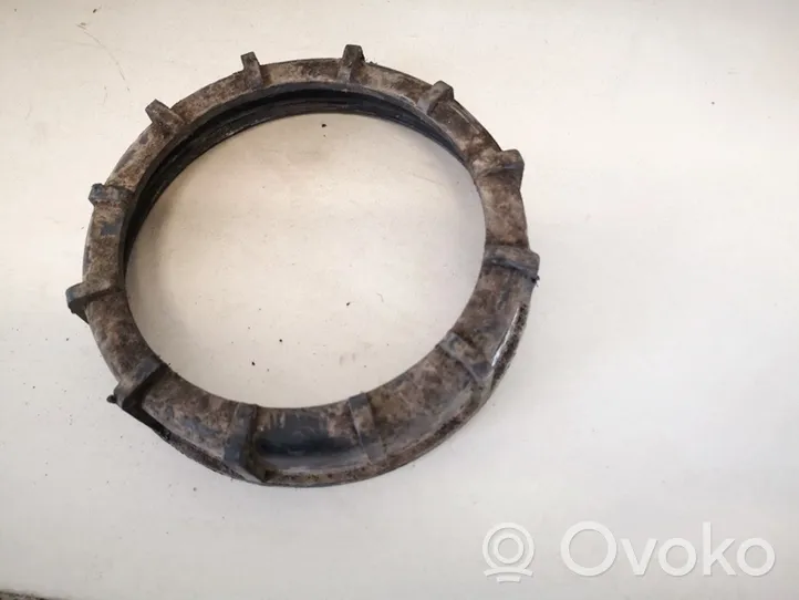 Volkswagen Golf III Anello/dado di bloccaggio della vite della pompa del carburante nel serbatoio 321201375a