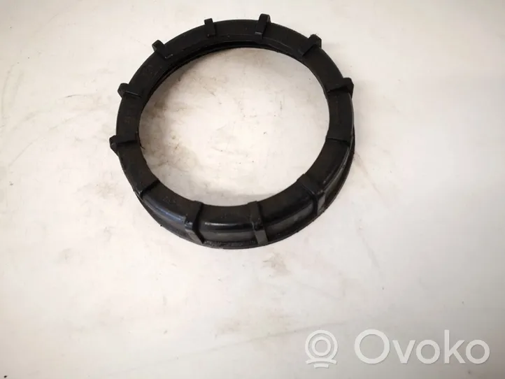 Volkswagen Polo IV 9N3 Anello/dado di bloccaggio della vite della pompa del carburante nel serbatoio 321201375a