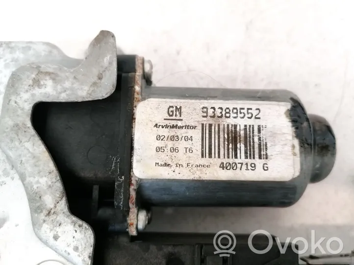 Opel Meriva A Moteur de lève-vitre de porte avant 93389552