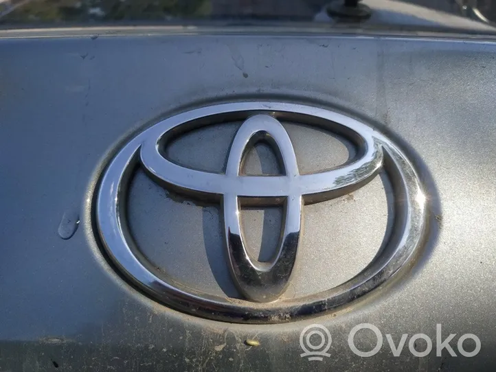 Toyota Avensis T250 Mostrina con logo/emblema della casa automobilistica 