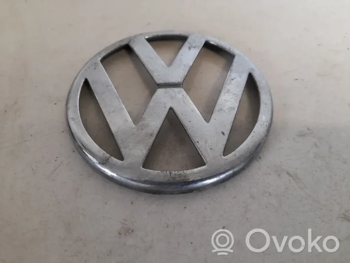 Volkswagen Golf IV Manufacturer badge logo/emblem 1J0853601