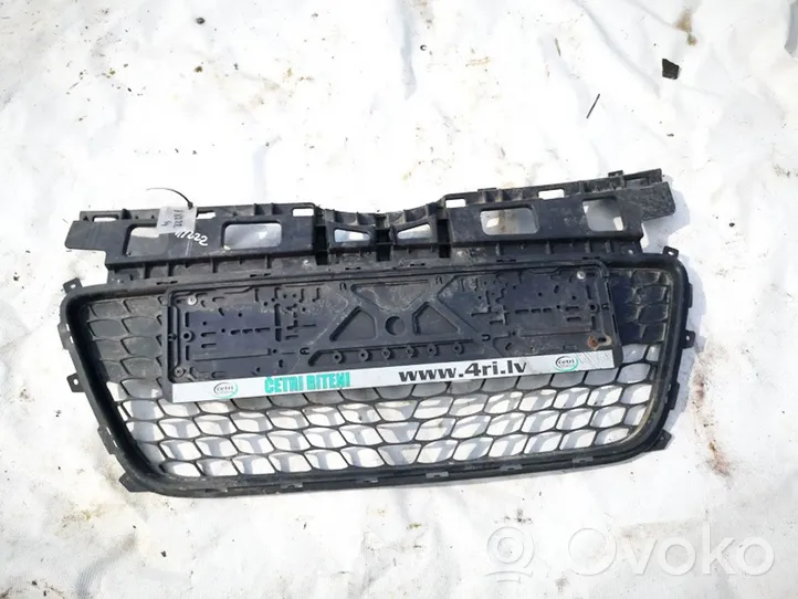 Toyota Yaris Grille inférieure de pare-chocs avant 865612r000