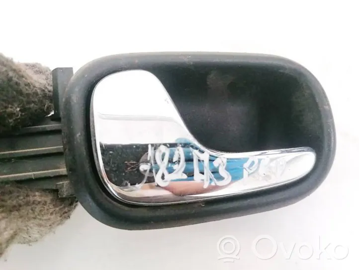 Audi A4 S4 B5 8D Maniglia interna per portiera anteriore 8D0839019