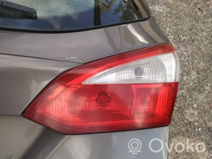 Ford Focus Tailgate rear/tail lights 